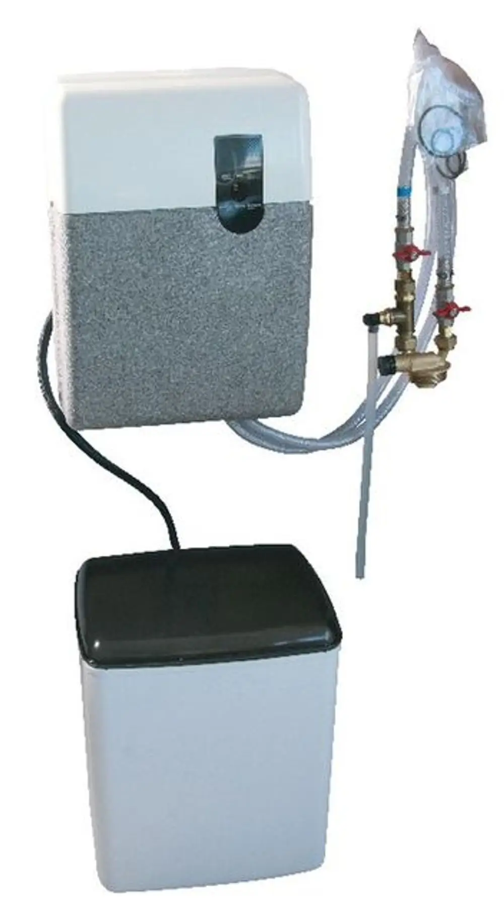 Regenerierstation von Syr für Wasserenthärtung mit zwei Behältern, anschlussfertigen Schläuchen und Ventilen zur Wasseraufbereitung.